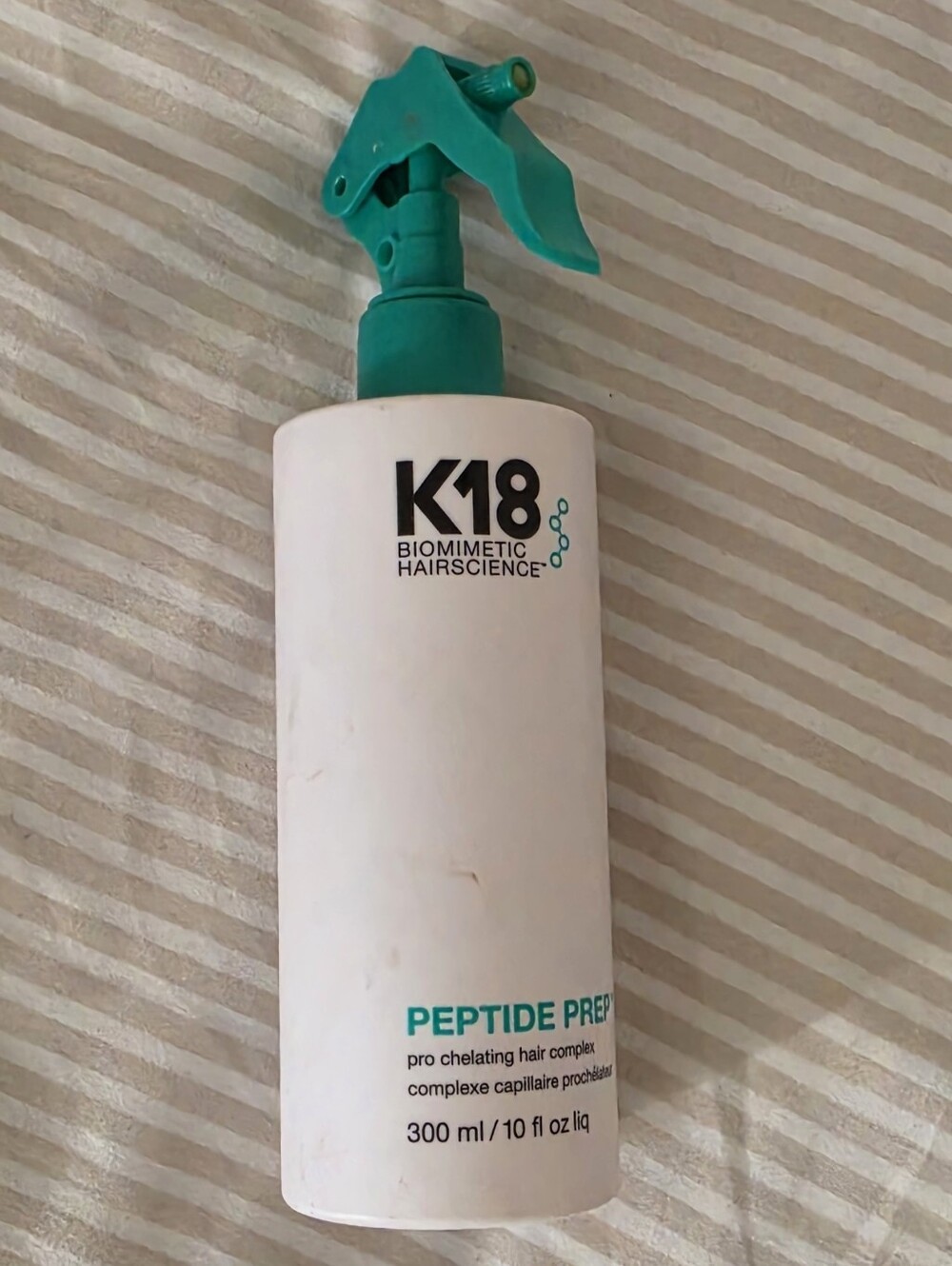 K18 Peptide Prep Hair Treatment Spray - White with Teal Pump